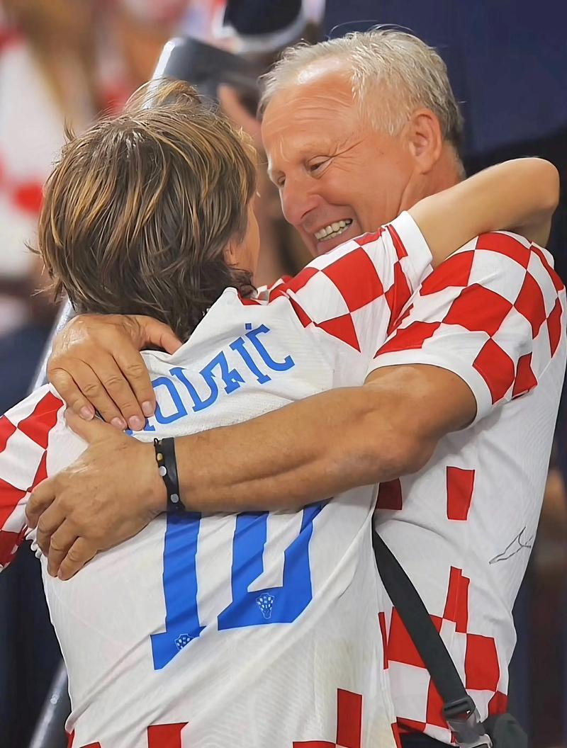 [NBA]东契奇祖巴茨伤退詹姆斯36分 湖人不敌快船