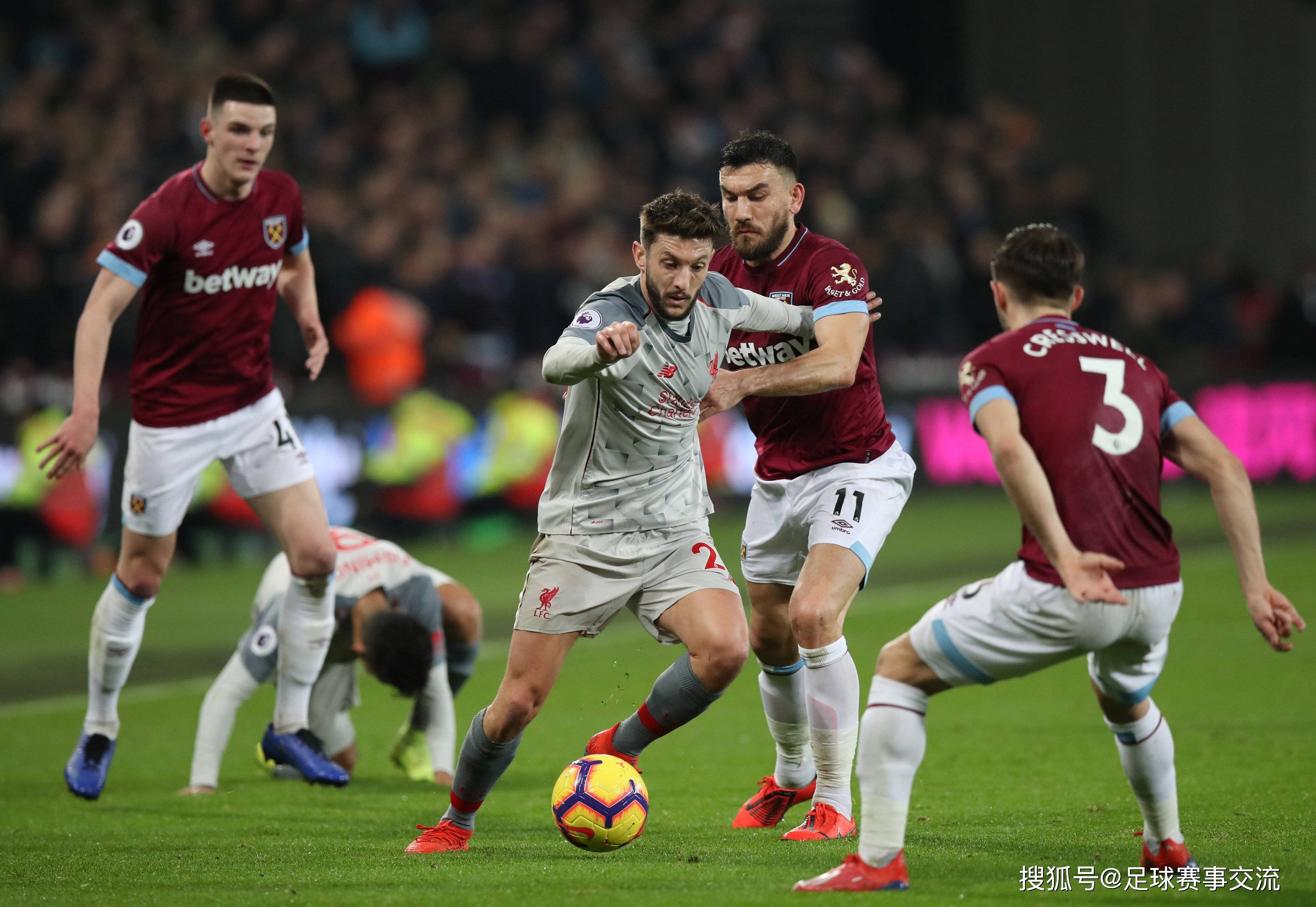 北京市大学生棒垒球联赛揭幕 竞技游戏斗智三合一