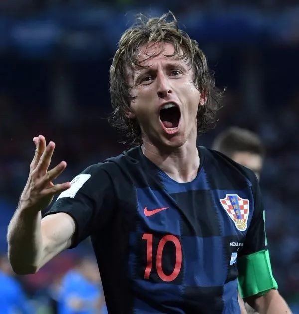 登录送限定凯旋光环、保底30把超大！《球球大作战》五一梦回大唐