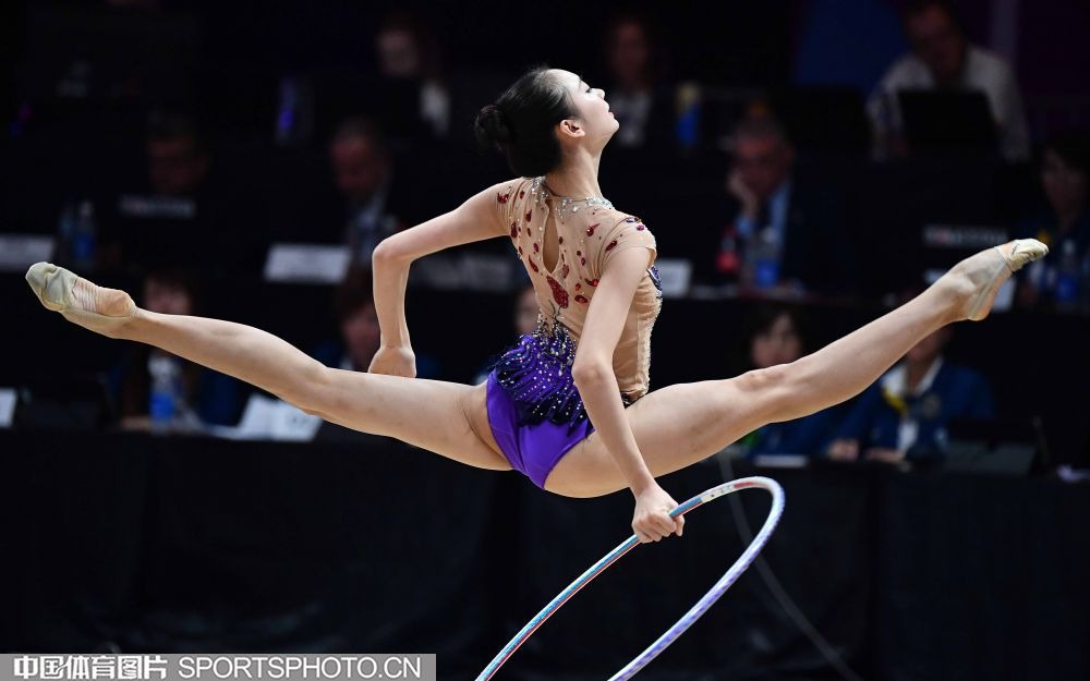 中场核心连续送出致命直塞